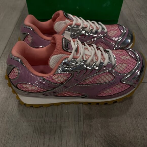 Bottega Veneta Women's Pink Trainers - Picture 2 of 4